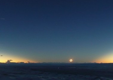 El eclipse total de Sol visto desde las cercanas de Calafate, Argentina. Foto: Daniel Fisher.