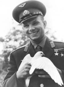 Yuri Gagarin el primer hombre en viajar al espacio orbital.