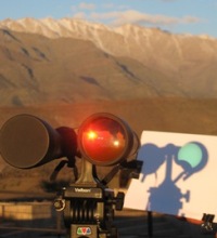 El eclipse parcial visto a través de la proyección de unos binoculares, en Combarbalá, Chile. Foto: Lorena Carvajal.