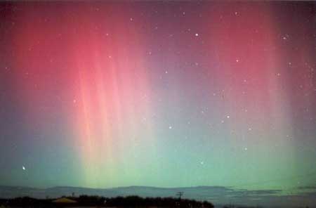 Una espectacular aurora austral, tomada en Nueva Zelanda por Ian Cooper, el 12 de Agosto del 2000.