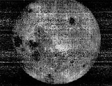 Primera imagen del lado oculto de la Luna, por el Luna 3 soviético en 1959.