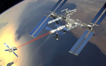 Los ATV atracan con la estación espacial enforma automática. Crédito: ESA.