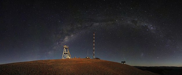 Panorama nocturno en Armazones. Imagen: ESO.
