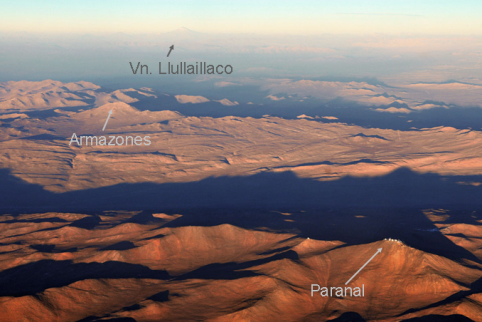 Cerro Armazones y cerro Paranal, sede del VLT de ESO. Imagen: ESO.