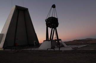 Telescopio Hexapod, de la Univ. de Bochum, en cerro Murphy, al costado de Armazones.
