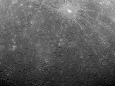 Primera imagen jamás tomada desde la órbita de Mercurio, por la sonda Messenger de la NASA.