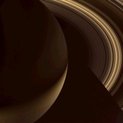 Saturno de noche. NASA.